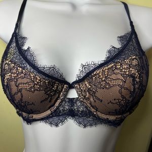 Victoria’s Secret lined plunge Size 32C